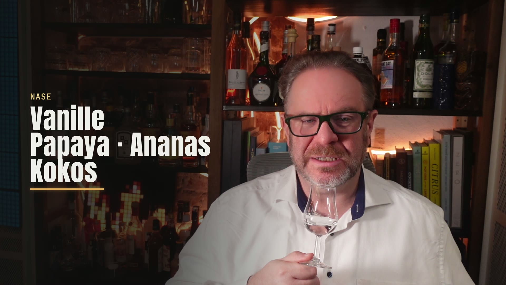Die Nase: Vanille, Papaya, Ananas und Kokos kommen erst spät.